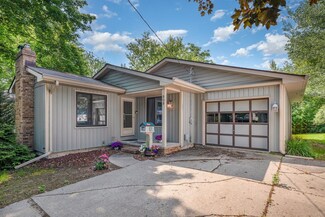 909 W Baker St, Midland, MI 48640