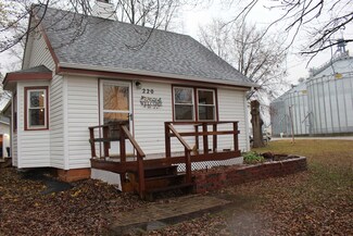 220 Grove St, Royal, IA 51357
