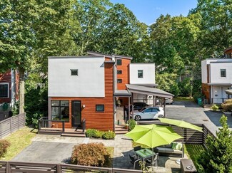 8 Coyne Rd Unit 1, Waban, MA 02468