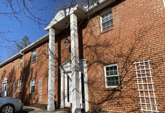 215 S Riverside Dr, Batavia, OH 45103