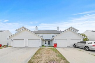102 NE Sunshine St Unit B, Oak Grove, MO 64075
