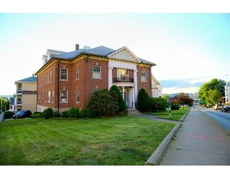 48 Vernon St, Worcester, MA 01610