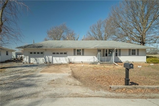 413 N Logan St, Girard, KS 66743
