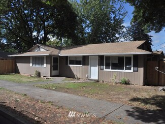 2915 E 33rd St, Vancouver, WA 98661