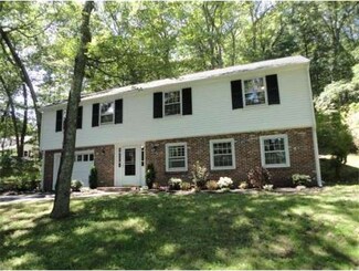 25 Pine St, Dover, MA 02030