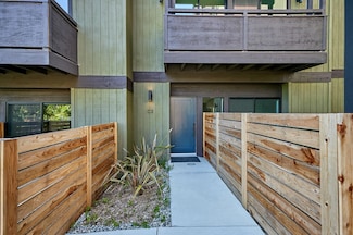 4201 Pennsylvania Ave Unit C2, Glendale, CA 91214