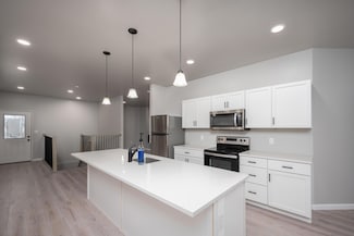 3314 W Alvina Ave, Greenfield, WI 53221