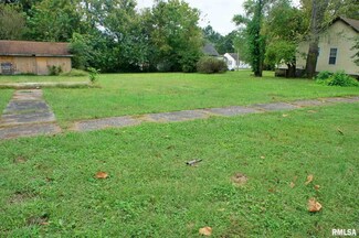 1010 Girard St, Metropolis, IL 62960