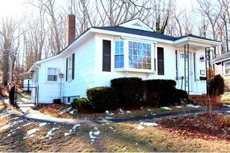 42 Hill St, Hopedale, MA 01747