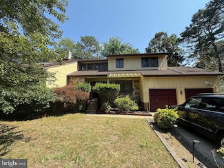 1 Bronwood Dr, Voorhees, NJ 08043