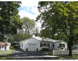 31 Frank St, Worcester, MA 01604