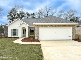 995 Riverside Ln, Pearl, MS 39208