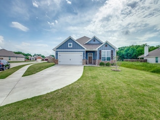328 Bronco Dr, Pilot Point, TX 76258