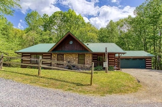 2561 Black Bear Ln, Sevierville, TN 37876