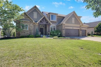 1637 NE Woodland Shores Dr, Lees Summit, MO 64086