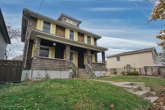 568 Foster Rd, Staten Island, NY 10309
