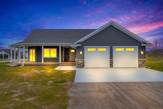 271 E Harrington Rd, Croswell, MI 48422