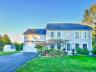 825 Evergreen Ct, Petoskey, MI 49770