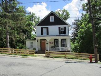 22 Harrison St, Sussex, NJ 07461