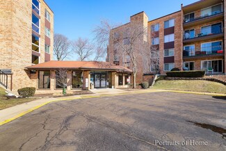 500 W Huntington Commons Rd Unit 457, Mount Prospect, IL 60056