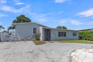 1371 NW 198th St, Miami, FL 33169