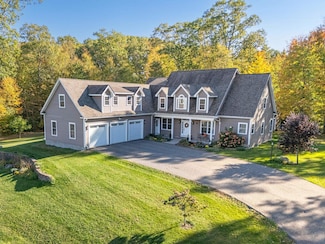 1 Kinneret Dr, Kingston, NH 03848