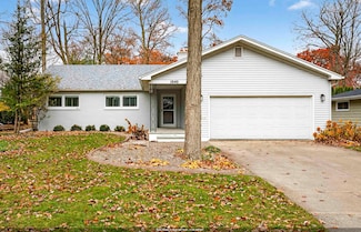 1040 E Moorpark Ave, Appleton, WI 54911