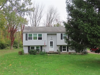 3890 Fairville Maple Ridge Rd, Newark, NY 14513