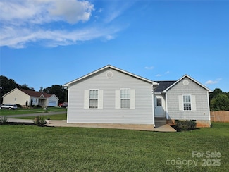2244 Clear Water Ln, Newton, NC 28658