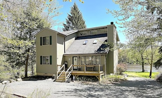 248 N Arrow Dr, Pocono Lake, PA 18347