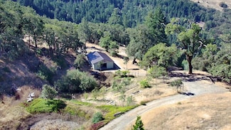 809 Wade Rd, Garberville, CA 95542