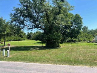169 N Linn Valley Dr, Linn Valley, KS 66040