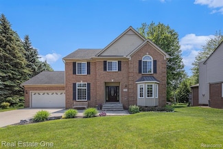 2842 Manorwood Dr, Troy, MI 48085