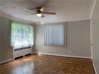 7212 Reading Rd, Cincinnati, OH 45237