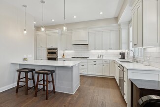 4901 Hawthorne Ct Unit 204, Edina, MN 55436
