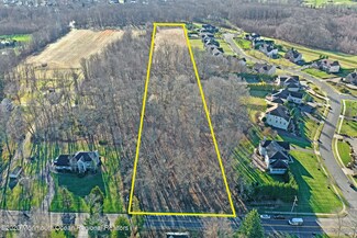 101 Taylors Mills Rd, Manalapan, NJ 07726