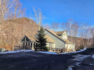 6 Cliff Rd Unit 1, Lincoln, NH 03251