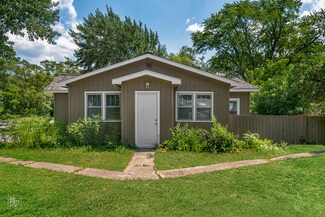 34877 N Forest Ave, Ingleside, IL 60041