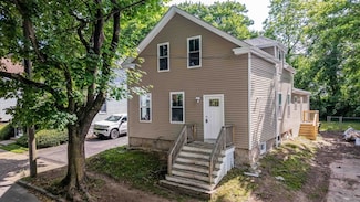 41 Adams St, Fairhaven, MA 02719