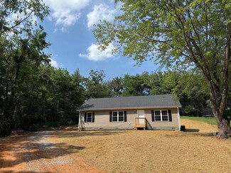 1800 Hardy Rd, Vinton, VA 24179