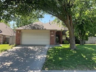 1836 S Maple Ave, Broken Arrow, OK 74012