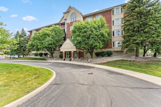 8445 Manor Ave Unit 106, Munster, IN 46321