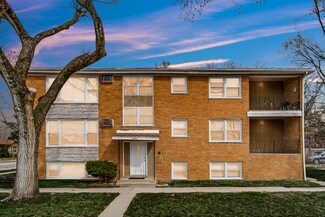 13845 S School St, Riverdale, IL 60827