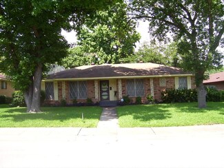 1459 Oak Vista Dr, Dallas, TX 75232
