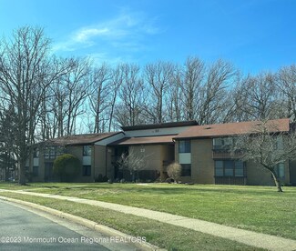 22 Amberly Dr Unit B, Manalapan, NJ 07726