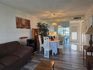 3051 NW 46th Ave Unit 404, Lauderdale Lakes, FL 33313