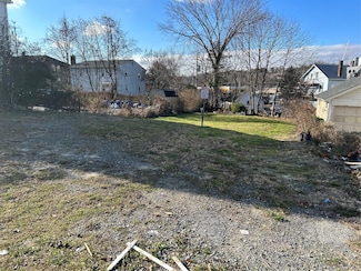 13-15 Primrose St, White Plains, NY 10606