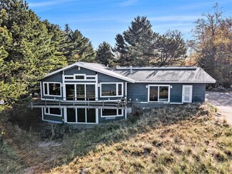4017 Applewood Ln, Norton Shores, MI 49441