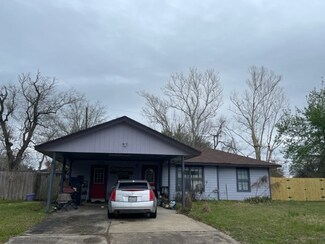 11 Circle g, Orange, TX 77630