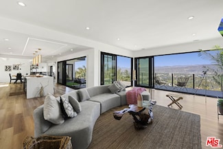 7308 Pacific View Dr, Los Angeles, CA 90068